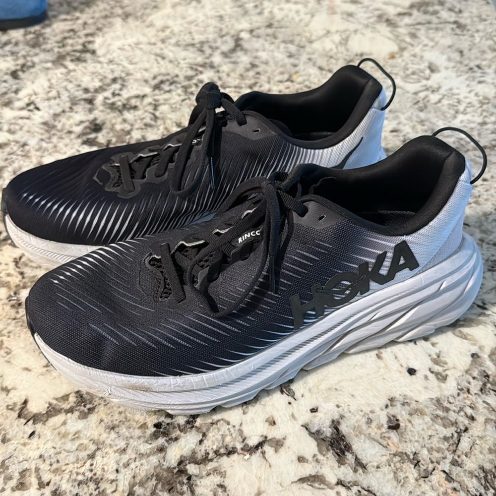 Black Hoka One Rincon 3